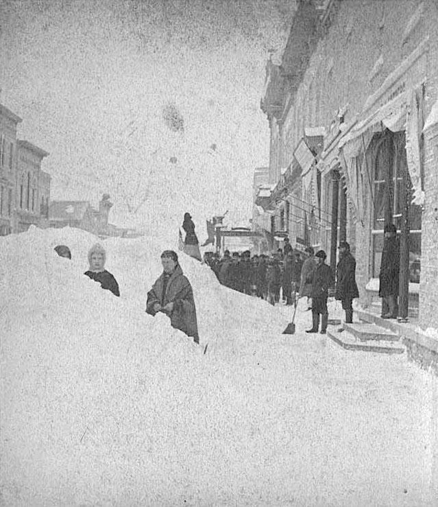 another snowy shot 1881 West main looking east from Clinton St